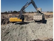 Serviço com Escavadeira no Jabaquara